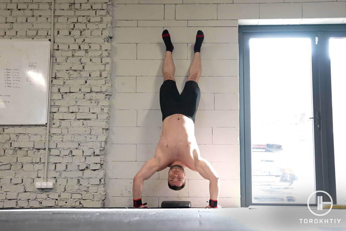 How to Get Better at Handstands 7 Important Tips Torokhtiy